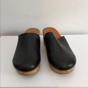 Universal Thread Black Leather Mules
